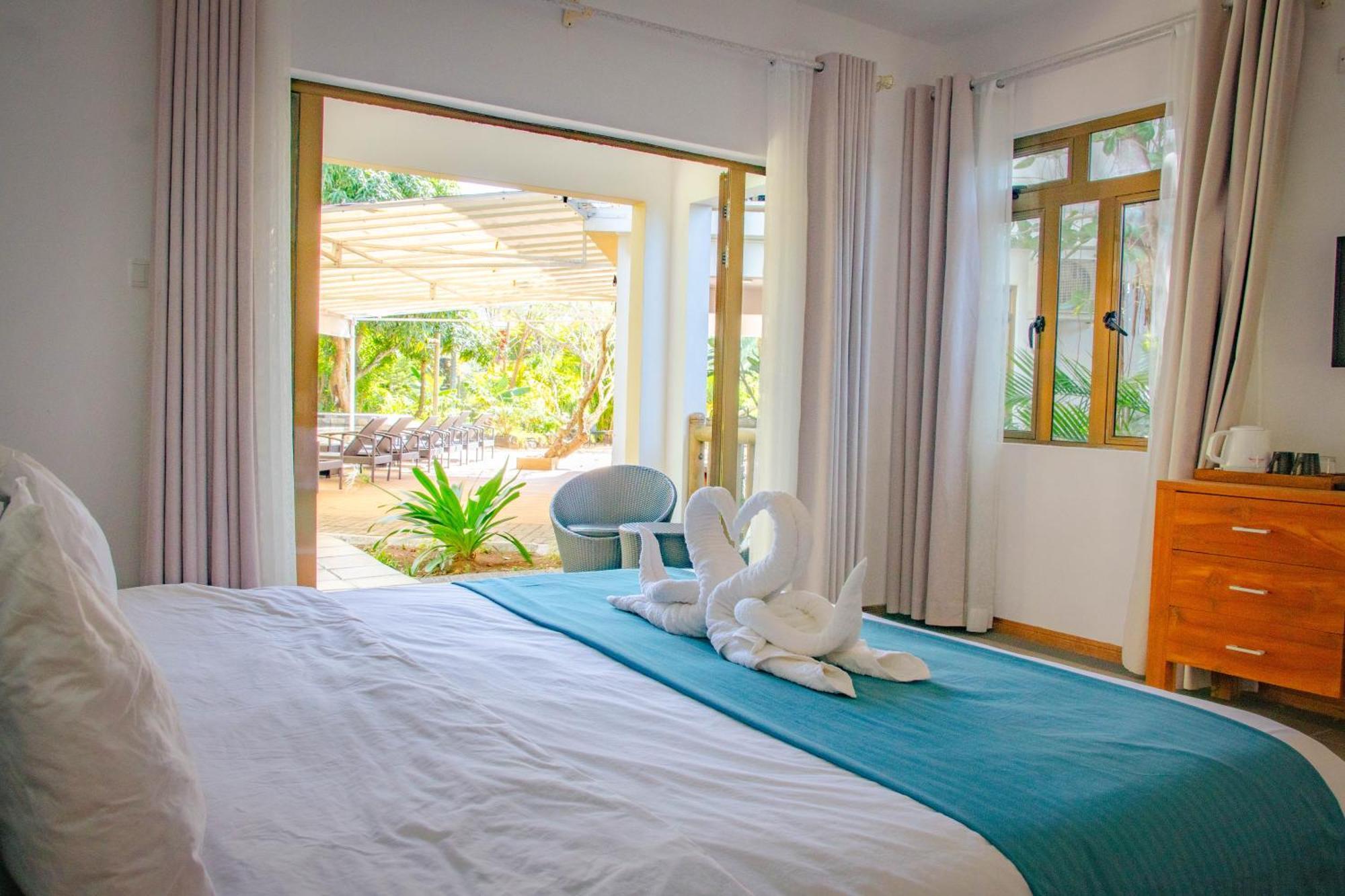 The Garden Lodge Pereybere - Piscine & Jardin Pereybere Beach Exterior photo