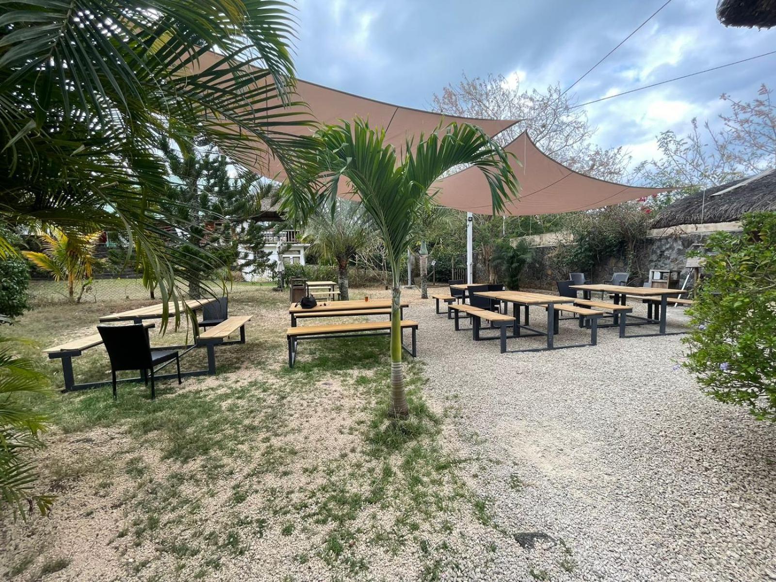 The Garden Lodge Pereybere - Piscine & Jardin Pereybere Beach Exterior photo